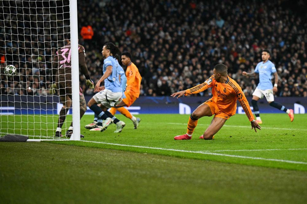 场上续写辉 场上续写辉